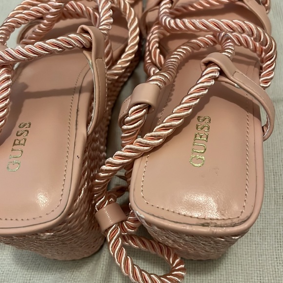 New. GUESS GWNATESHA Blush Pink Rope Ankle Clasp Rope Wedges. Size 9.5. - Picture 7 of 7